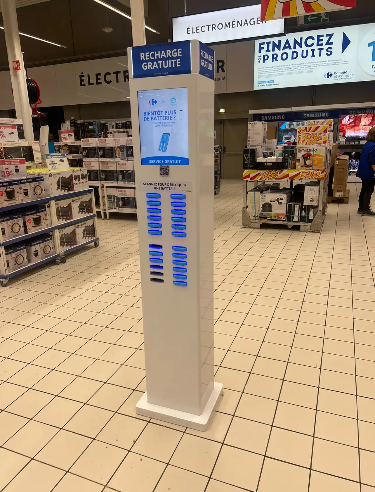 Station de recharge portable Carrefour Montigny - borne batterie externe hypermarch‚