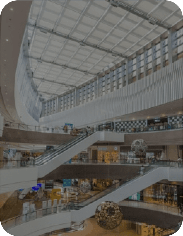 Centre commercial équipé d'un service de recharge mobile pour visiteurs