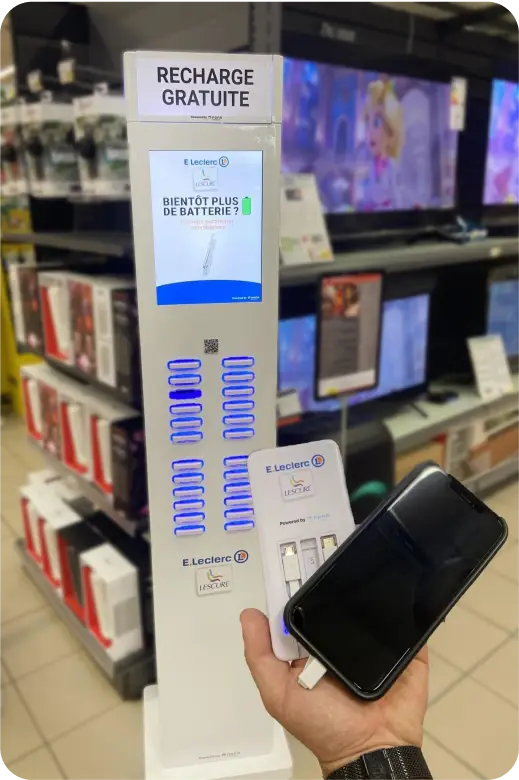 Borne de recharge mobile E.Leclerc - powerbank libre-service grande distribution