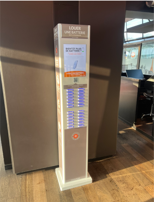 Customer using Nono kiosk